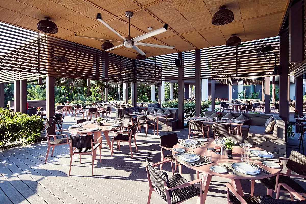 کافه هتل مکس رویال بلک آنتالیا